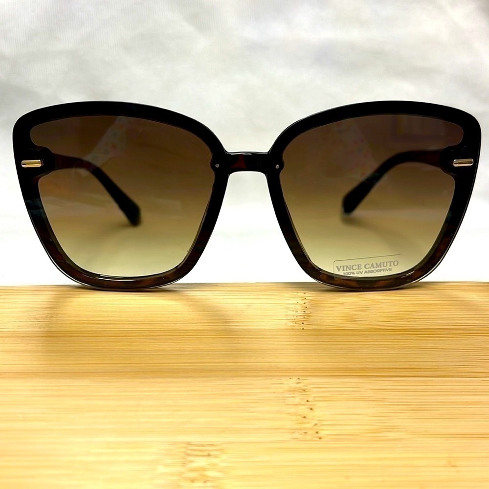 Brand New Vince Camuto Oversized Cat Eye Sunglasses Tortoise Frame Gradient Lens